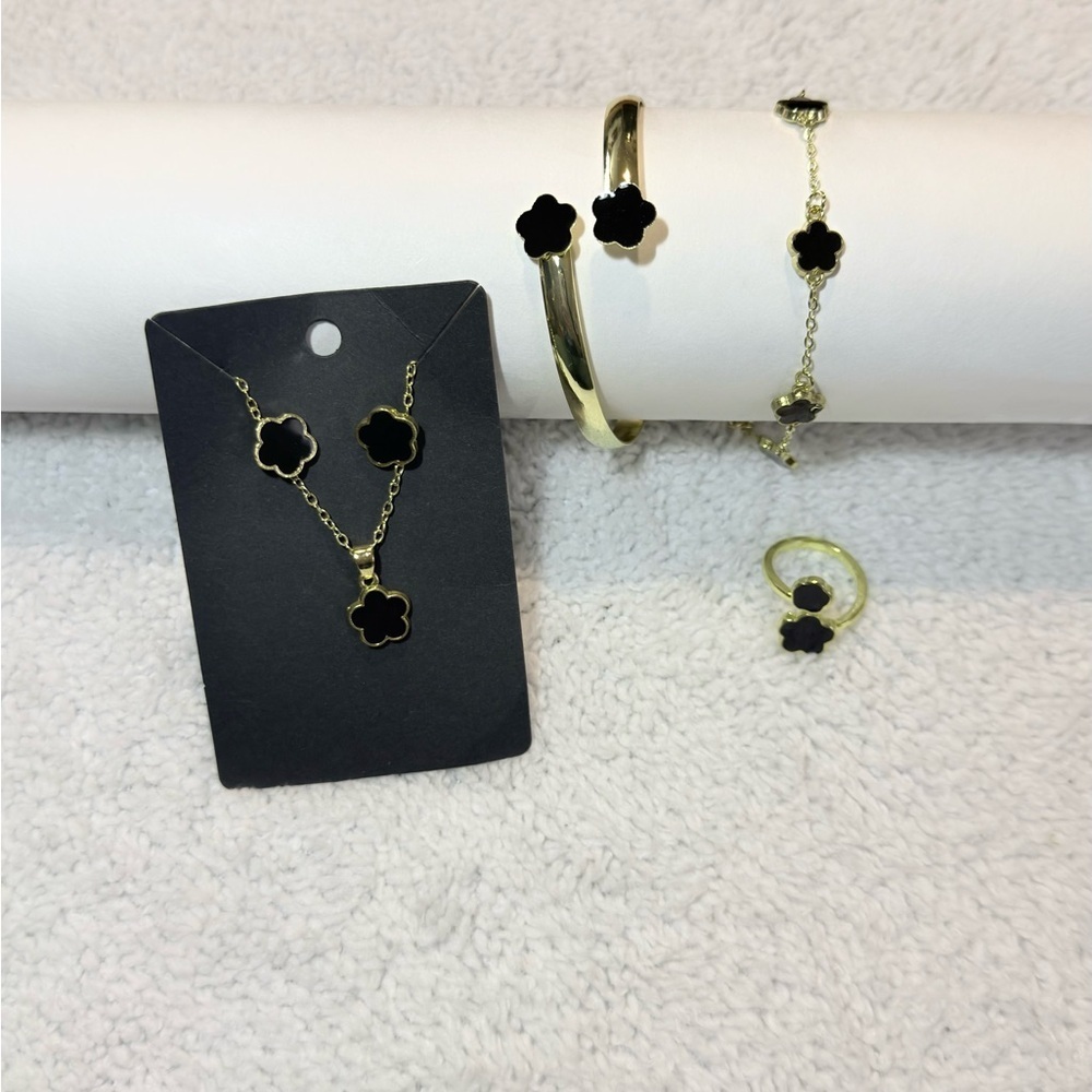 Women's Jewelry Set 5Pcs Clover 4 Leaves Gold and Onyx -